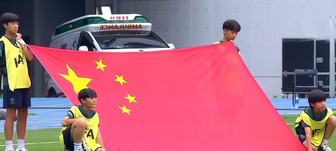 如果下届东亚杯，朝鲜队能参赛就有意思了。毕竟东亚杯，中国队打日韩肯定是输球，但