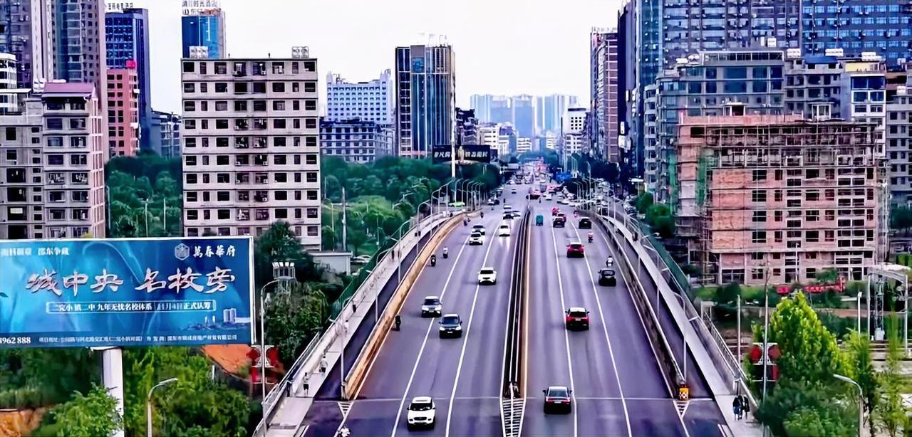 湖南邵东经济为什么这么发达？这在一般的县城中算得上一个最强的县城了吧！湖南还有很