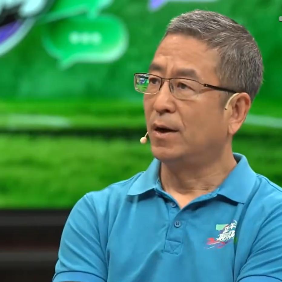 白岩松：内马尔不上场，巴西不会输。巴西队在第67分钟，换上内马尔，结果在第8