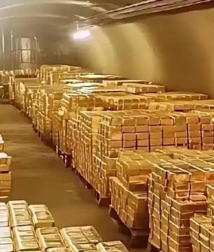 印度想把自己存在美国的黄金运回家，美国不让。可另一边，中国却用聪明的办法，把黄金