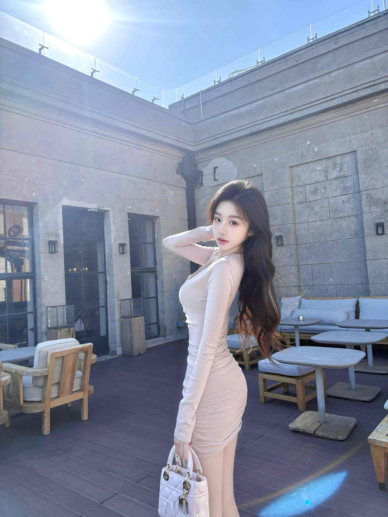 优雅气质，时尚穿搭，户外咖啡馆的美好时光。为什么漂亮的女孩都喜欢高跟鞋怎