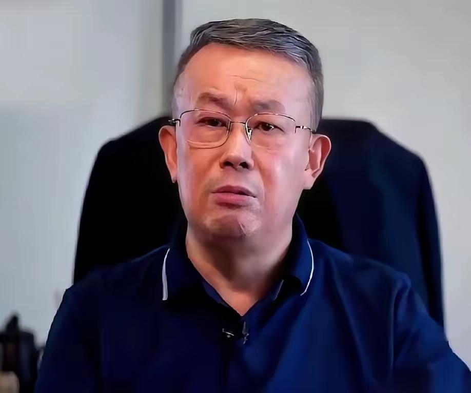 最逗的就是，一群天天把“跟国际接轨”挂嘴边的人，突然就急了。就因为有人提了一嘴