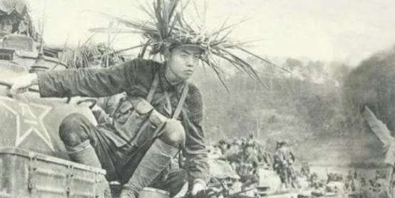 1979年，中越那边儿事儿大了，自卫反击战一开打，热闹得很。仗打完了，大军浩浩荡