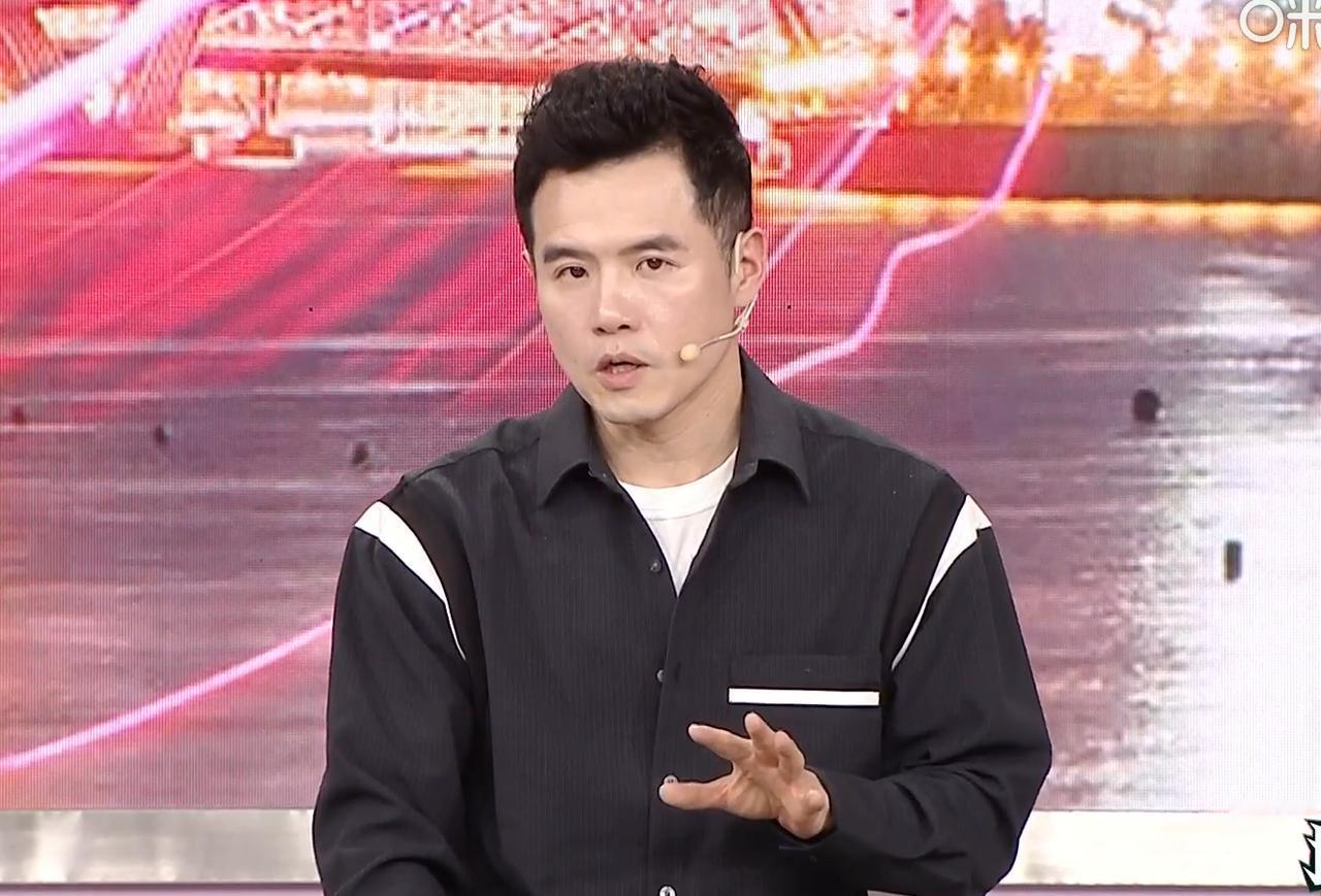 黄友政和林诗栋3:2拿下邱党/杜达刘国正鼓励说：前面没看第五局两人打的还