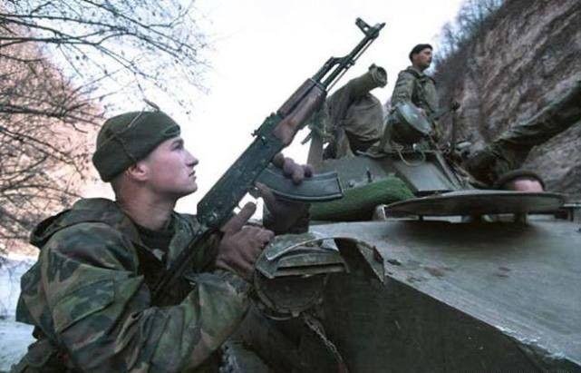 俄罗斯在乌克兰战场，2025年损失了41.5万人，仅次于2024年的43万人。