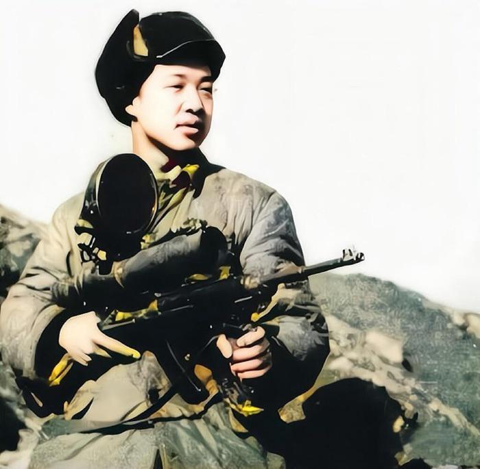 初一看以为是雷锋同志，原来是我们最可爱的人-志愿军战士！其手持的枪械大概率是从美