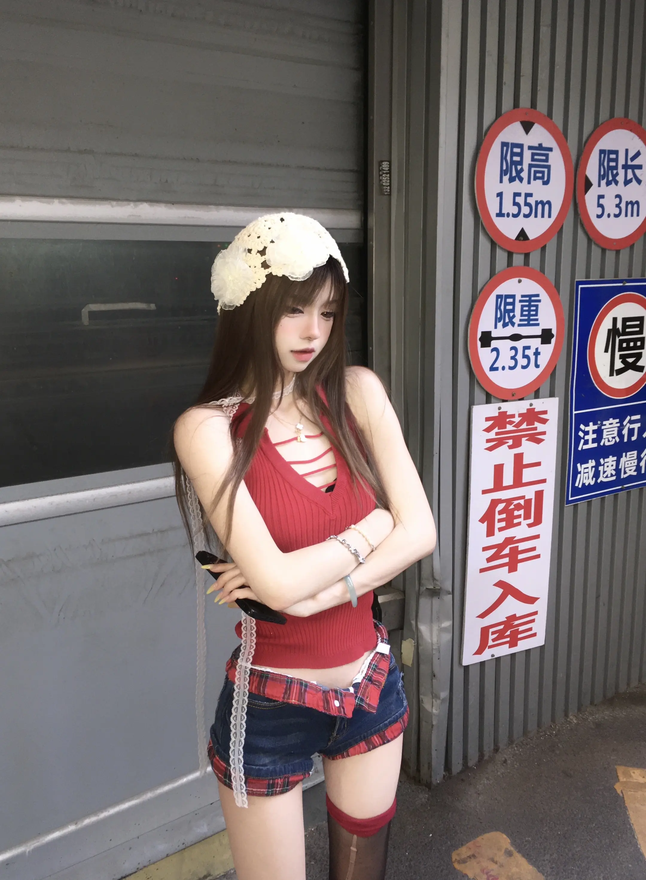 高p确实安全  仇人飞来我家打我  在门口蹲了一个月愣是没发现我  刚...