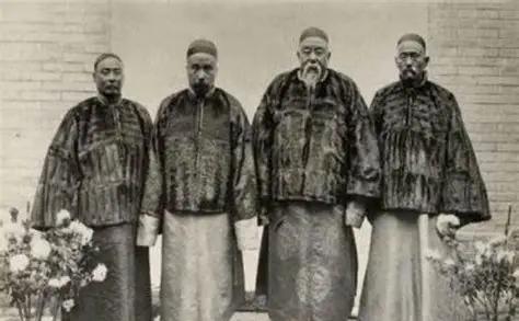 公元1128年，金兵的铁蹄已经踏过淮河。孔子第四十八代嫡长孙、世袭衍圣公孔端友做