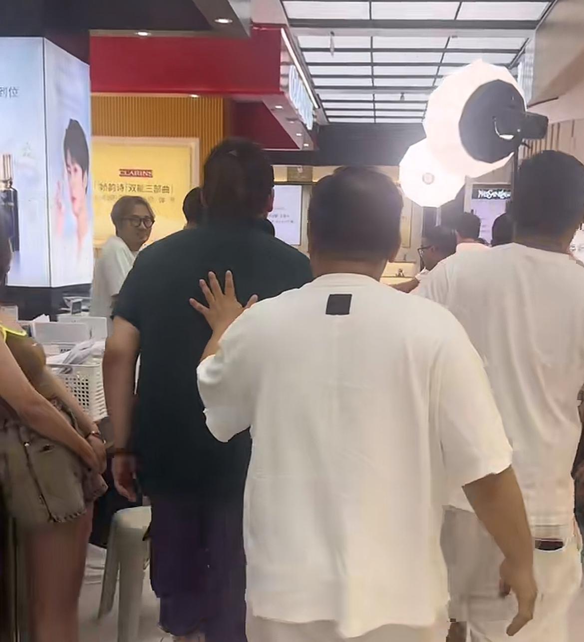 向佑发文谈感受，细节曝光其接下来的打算！6月24号，向佑罕有发文，首次谈及昨晚
