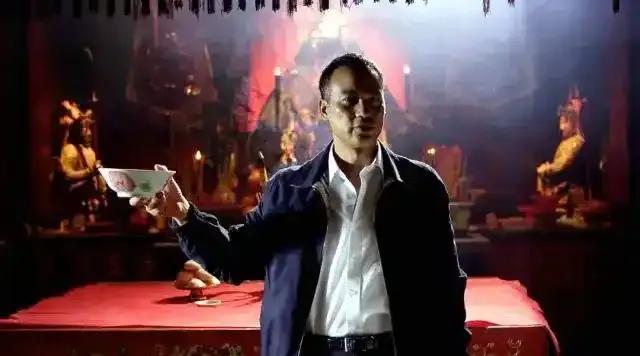 任达华作为香港影坛的“千面影帝”，在不同类型电影中塑造了众多经典角色，也是自己很
