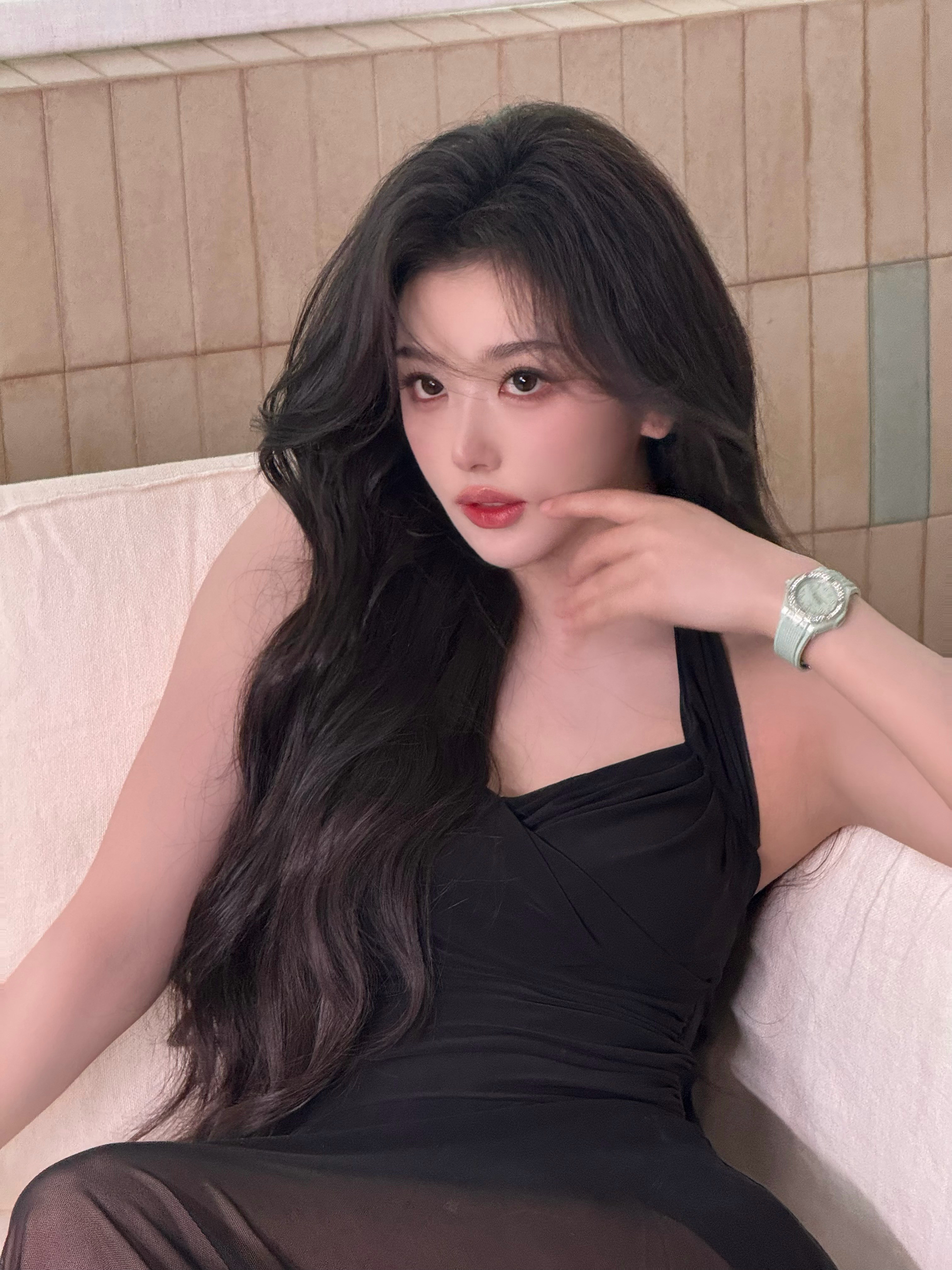 孔雪儿上海晚宴路透摄影师琳子更新：拍了拍📸超绝美的孔雪儿