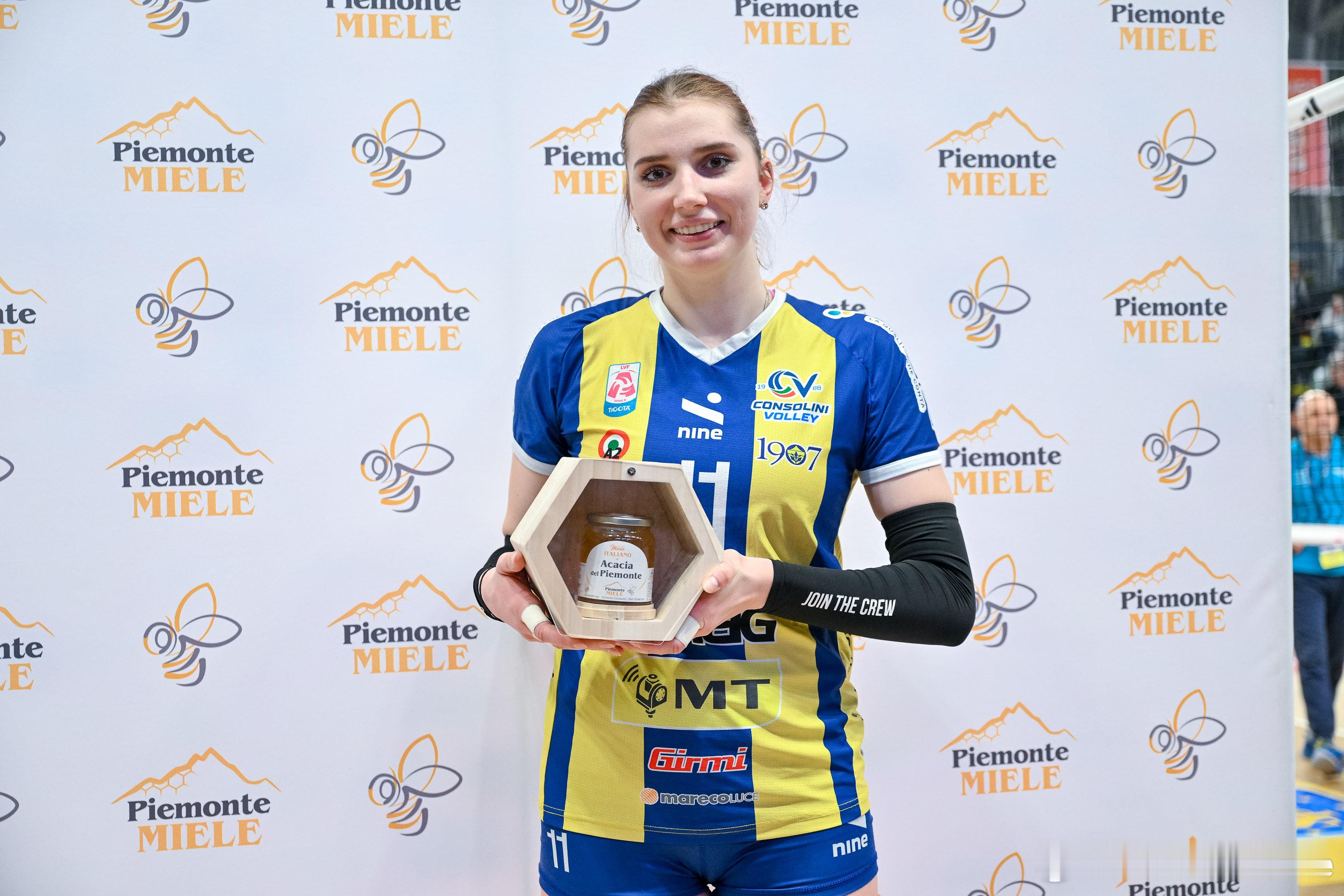 庄宇珊留洋第一季🔵在今晨结束的意甲女排联赛第22轮保级路上的关键战——蒙维