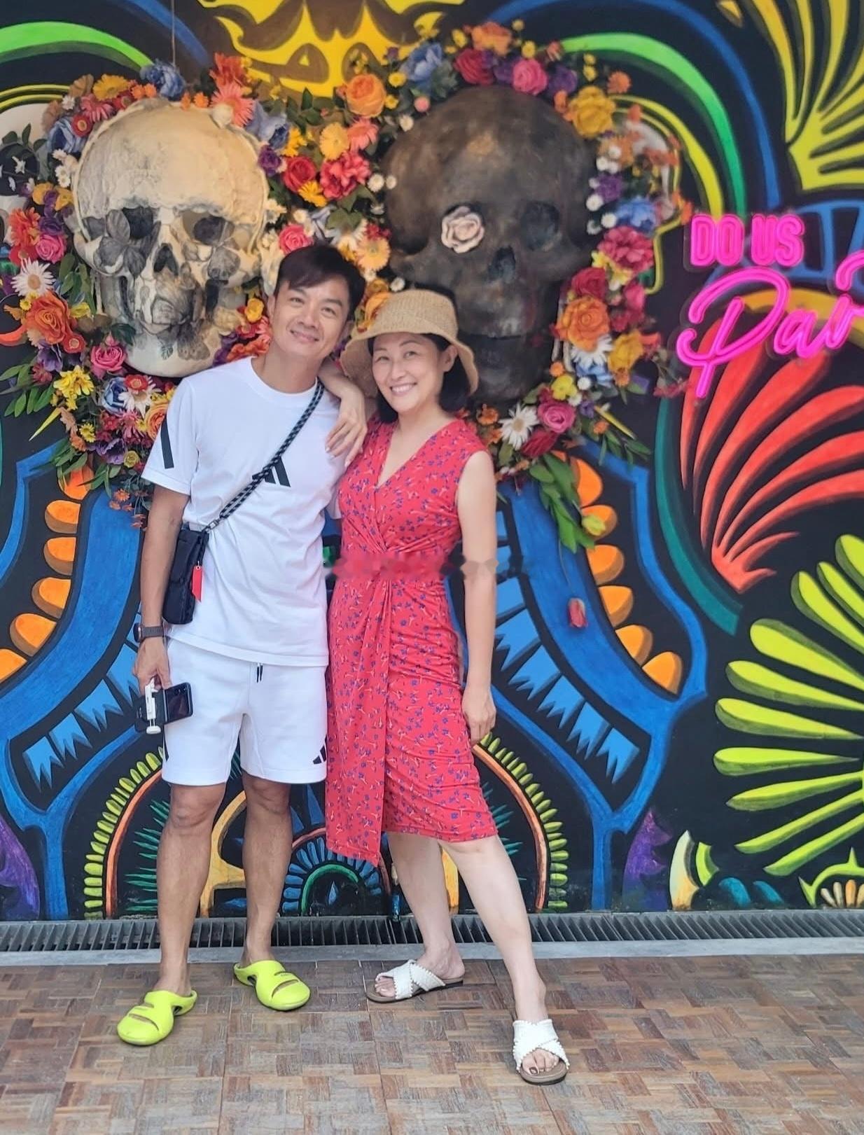 胡诺言一家五口国外旅游​​​
