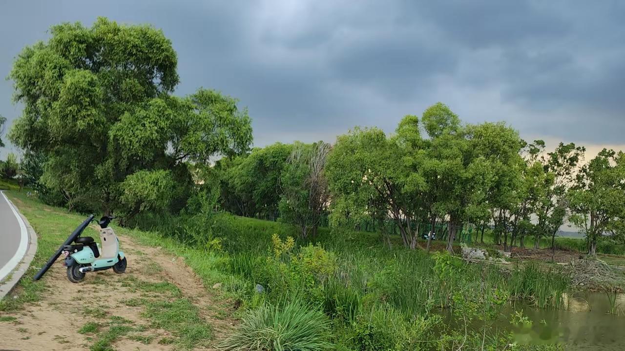 无论在哪上班，记住八句话一、工作是来赚钱的，做好自己的事二、交不到朋友很正常，交