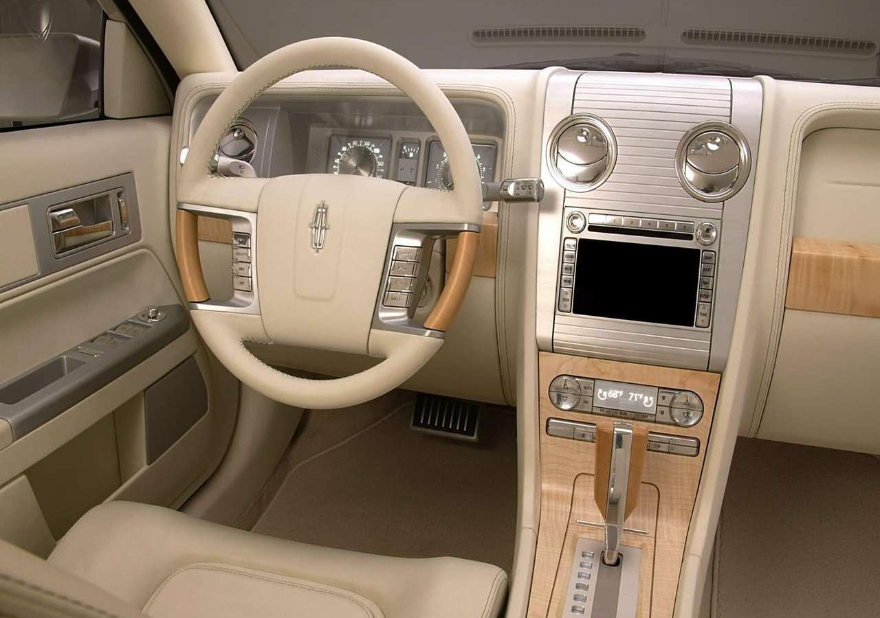 林肯2006款林肯Zephyr是林肯入门中型豪华前驱轿车，仅2006年使用Z