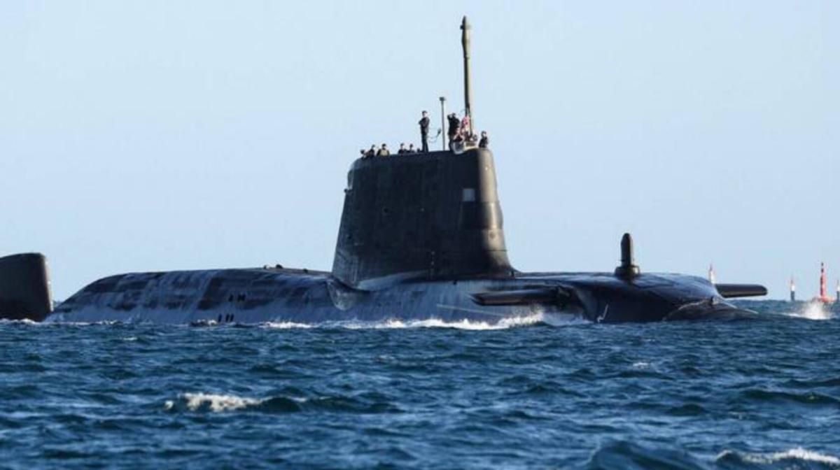 【英军核潜艇进入阿拉伯海，随时可打击伊朗】根据英国《每日邮报》的报道称，英军