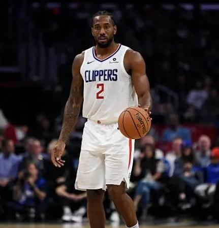 伦纳德居然还有人敢要！据美记RobMurrows报道，热火内部已经就引进洛杉矶