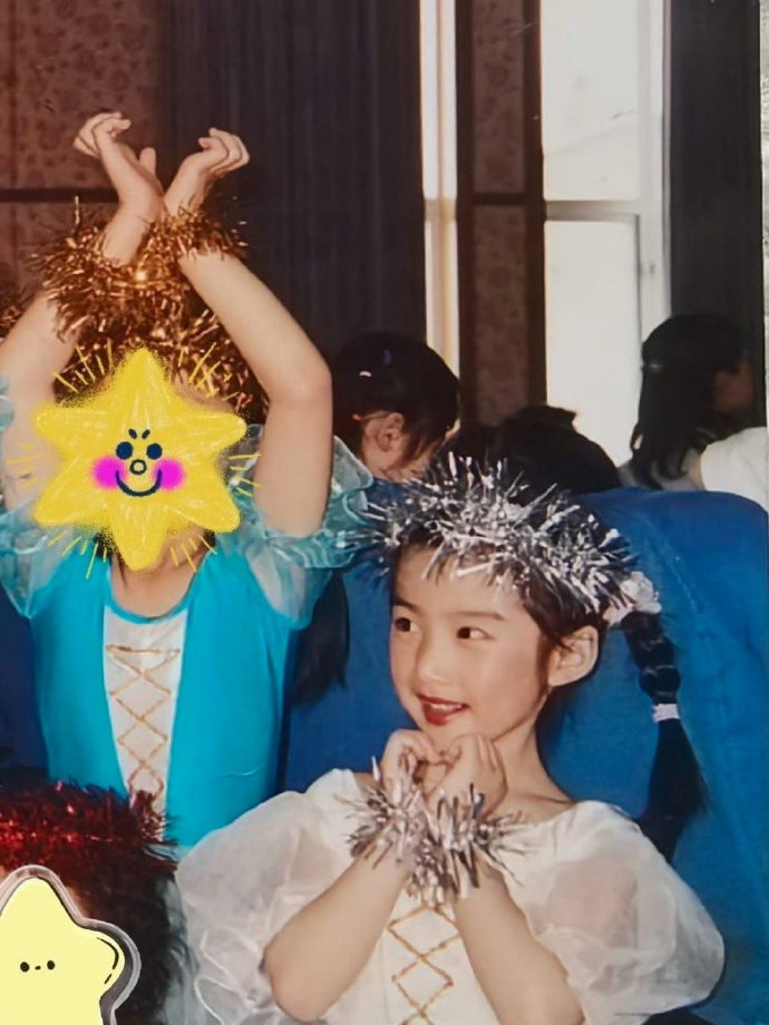 卢昱晓别扒了别扒了卢昱晓幼崽时期的舞台也太魔性了吧！幼崽版软乎乎的模样和