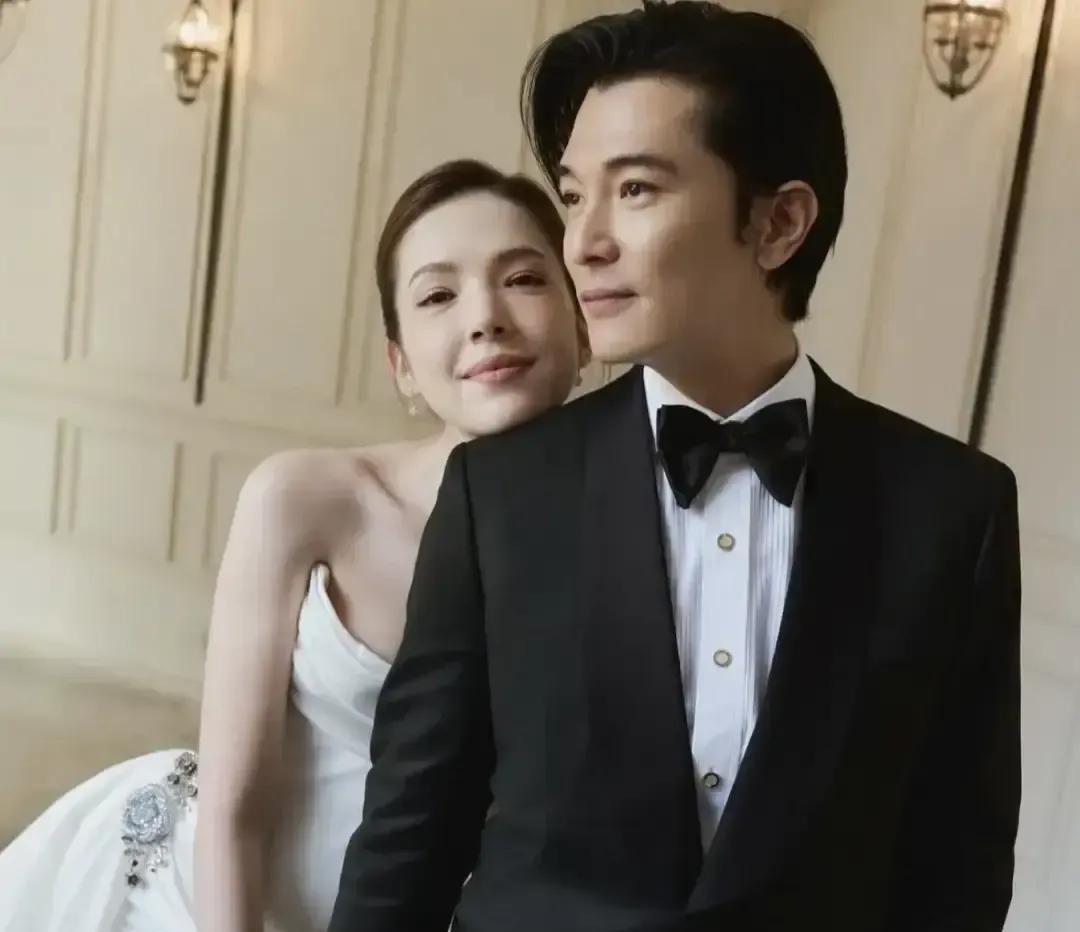 邱泽许玮甯这保密工作做得也太绝了！前脚才看到两人私下交换戒指的甜蜜视频流出，后