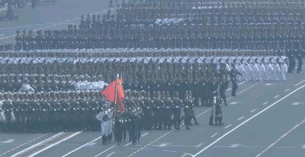 还有不到一个月，就是93阅兵了！下面这两种风格的阅兵式，您究竟喜欢哪一个呢？