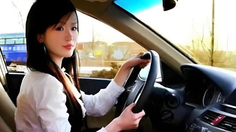 ”恶心到家了！“浙江杭州一女子210万新买豪车，送去贴膜后发现车里竟然有不明液体