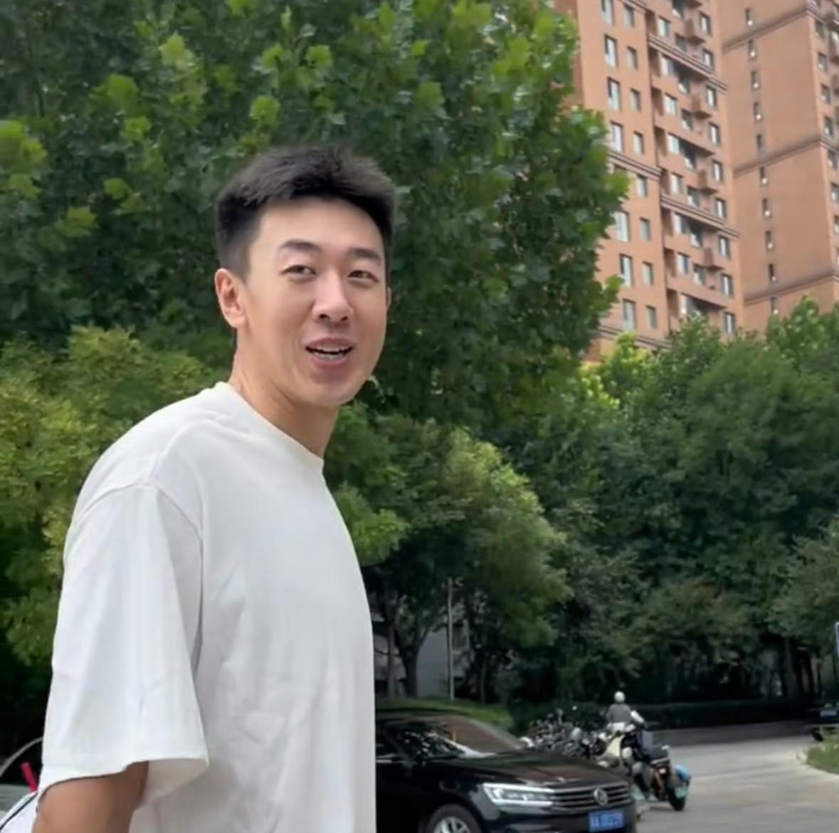 据球迷透露辽宁男篮正寻求和北控男篮做一笔交易！因为韩德君退役了辽宁队五号位只