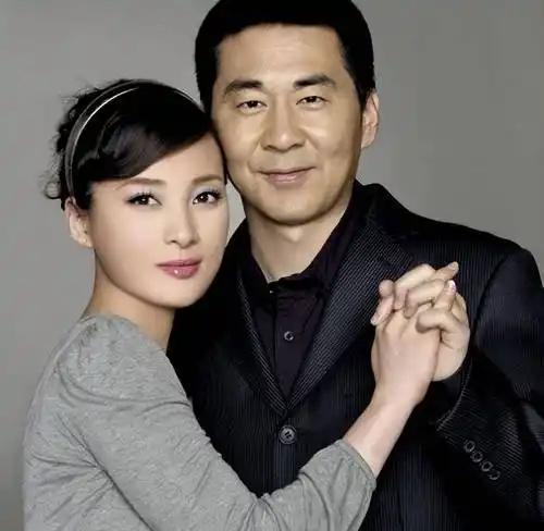 ☁蒋勤勤的儿子陈虎虎跟老师说：“我今天不来上学，我妈要生孩子，我要去看她。