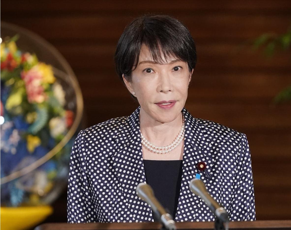 2026年夏天，东京的外交算盘又响起来。首相高市早苗说要借年底深圳APEC“破冰