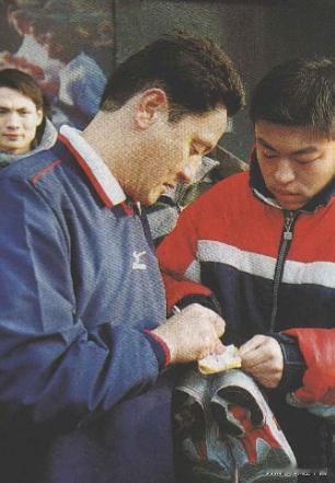 几大杯啤酒下肚，马明宇又提起了那段过往。老实坦诚的他满心感慨。“好险呀。”他轻叹