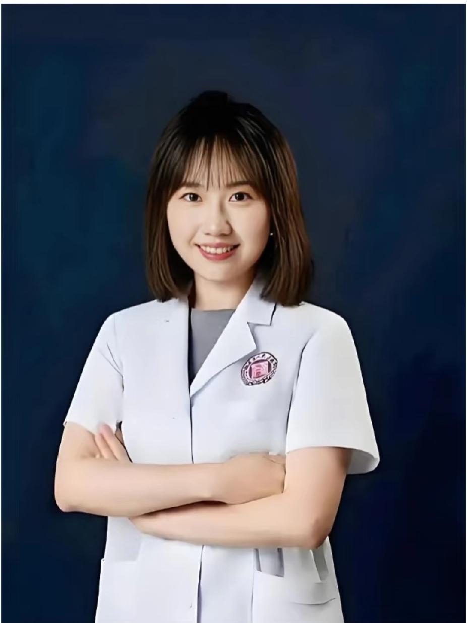 最近刷到个让人唏嘘的消息：人民医院的曾主任终究还是辞职了！辞职的真正原因，不