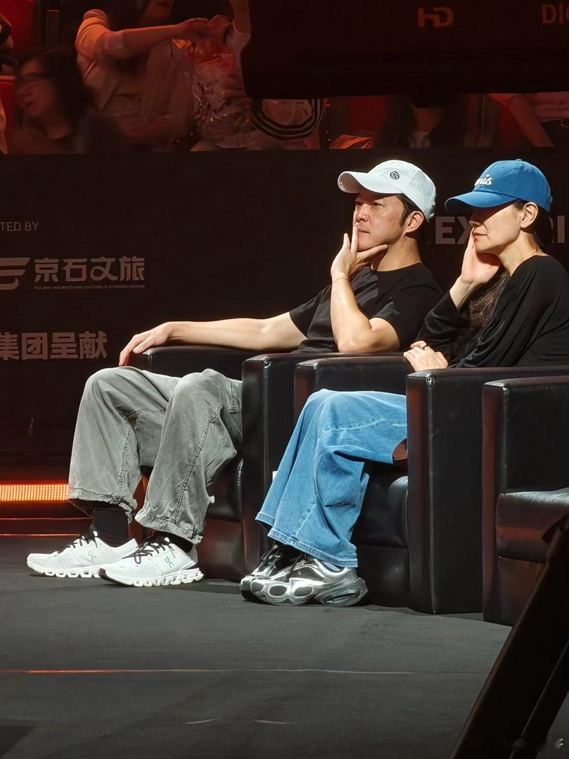 沙溢胡可来看中国大满贯了10月11日，沙溢、胡可来到中国大满贯现场，观战比赛。