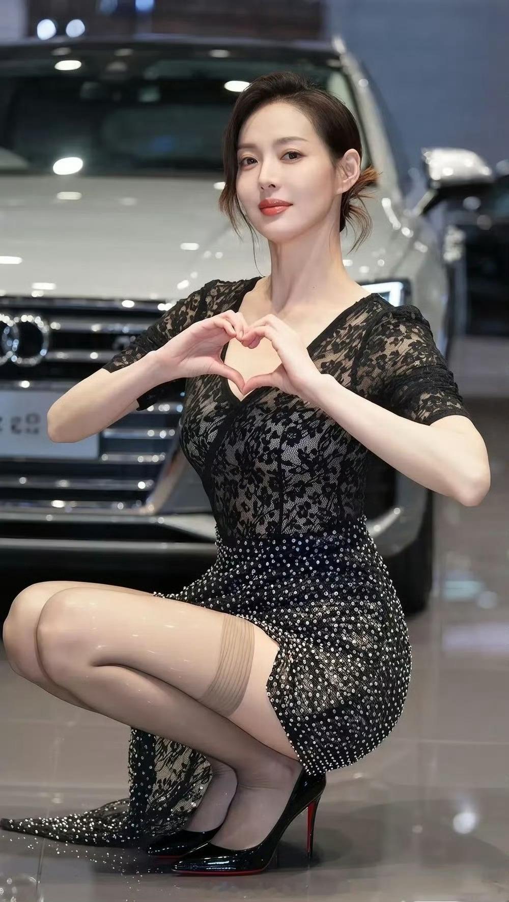 2025成都车展今年成都车展美女是多啊​​​