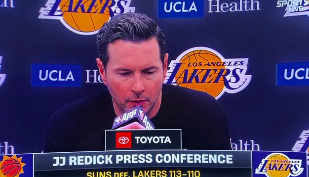 NBA常规赛，湖人客场110-113不敌太阳。赛后，湖人主教练JJ-雷迪克接受