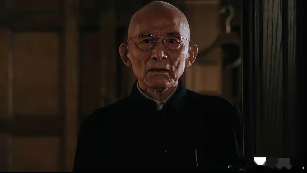 游本昌今晚恐怕是睡不着了​他怎么也想不到​自己都一把年纪了居然还会​被王家卫评头