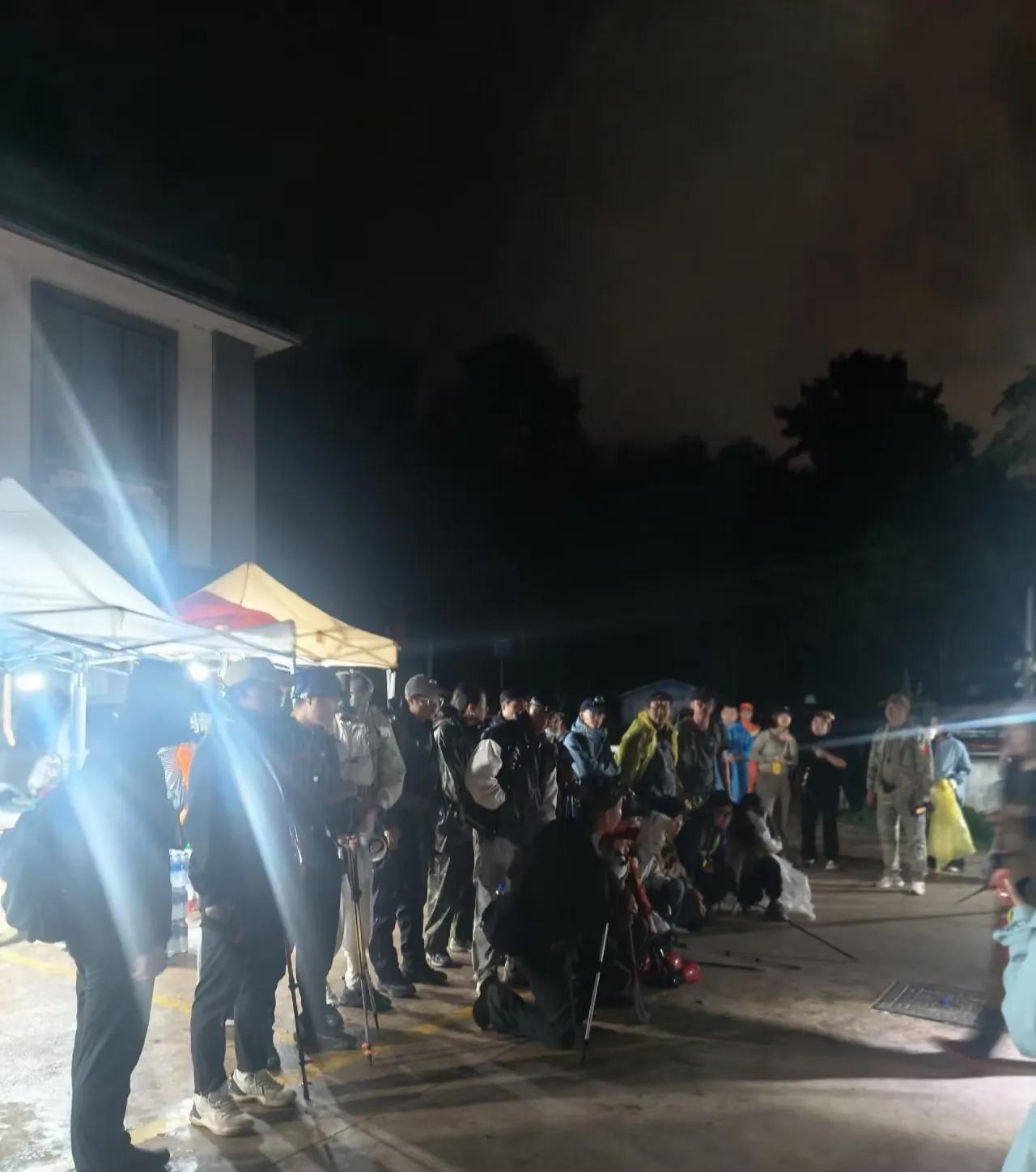 苍山失踪妈妈说孩子不是头次走丢，以前在住的小区也丢过一次，他自己走大马路上去了，