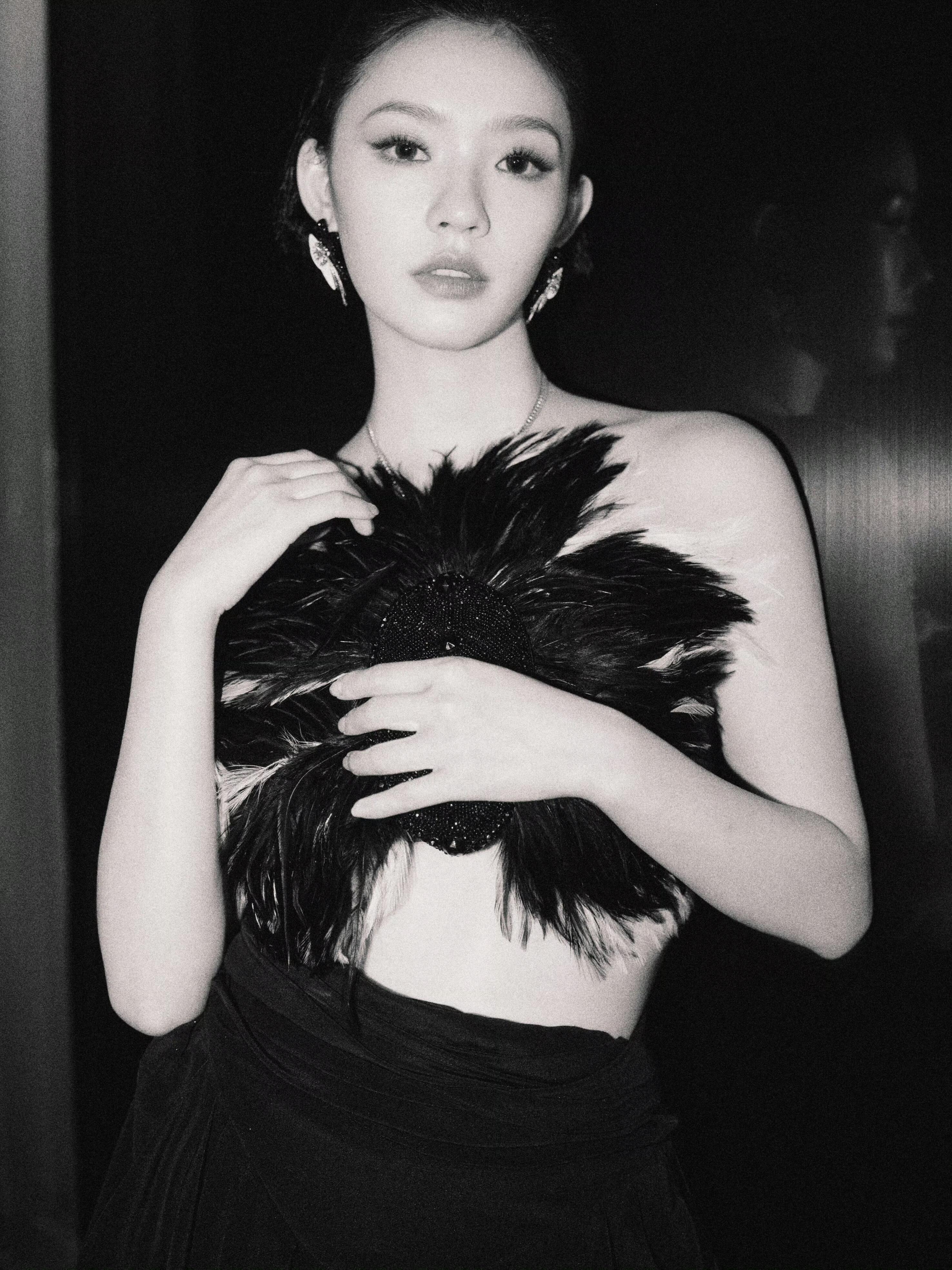 林允盯的也好厉害