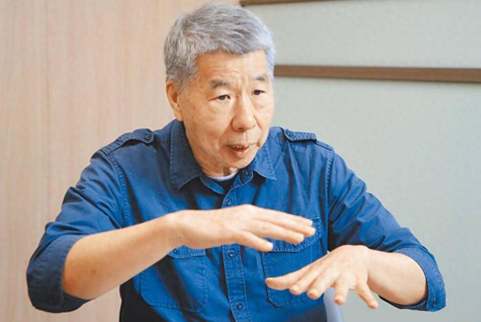别笑张亚中一腔孤勇！张亚中这个人有点固执。明知道容易得罪人，还是坚持