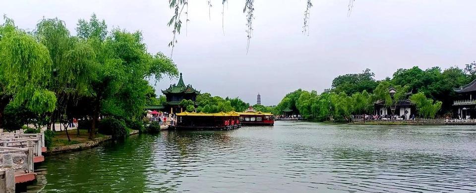 据我观察，我发现：现在社会上有一种不好的风气，大部分人是，那就是————你