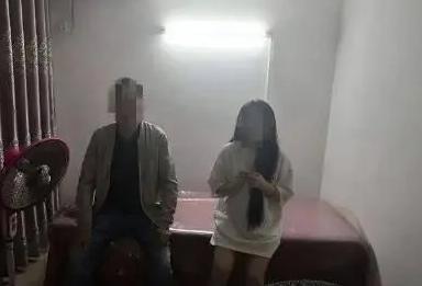 广西一男子与养生馆老板娘进入房间10分钟，出来时却迎面撞上了警察！35岁的赵