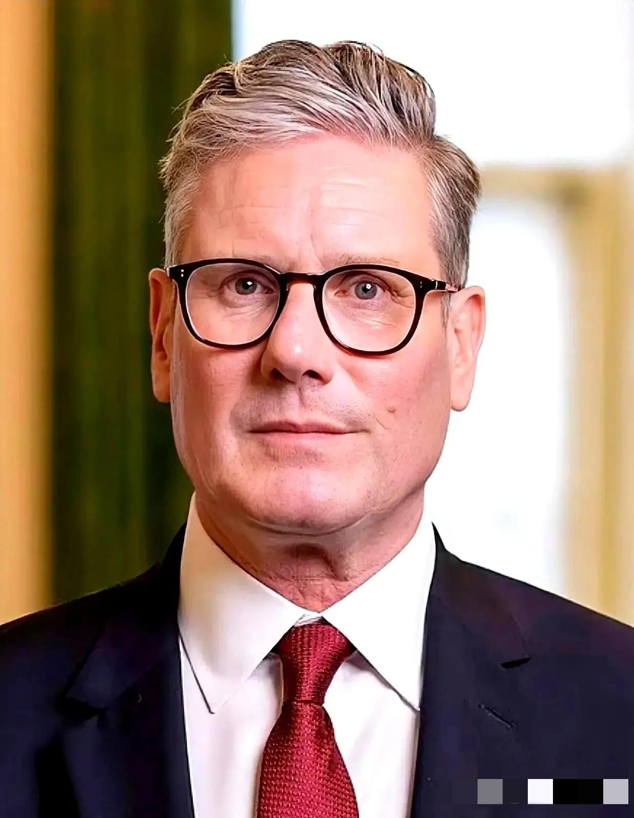 英国消息2025年12月2日，英国首相斯塔默公开承认，脱欧协议确实对英国经济