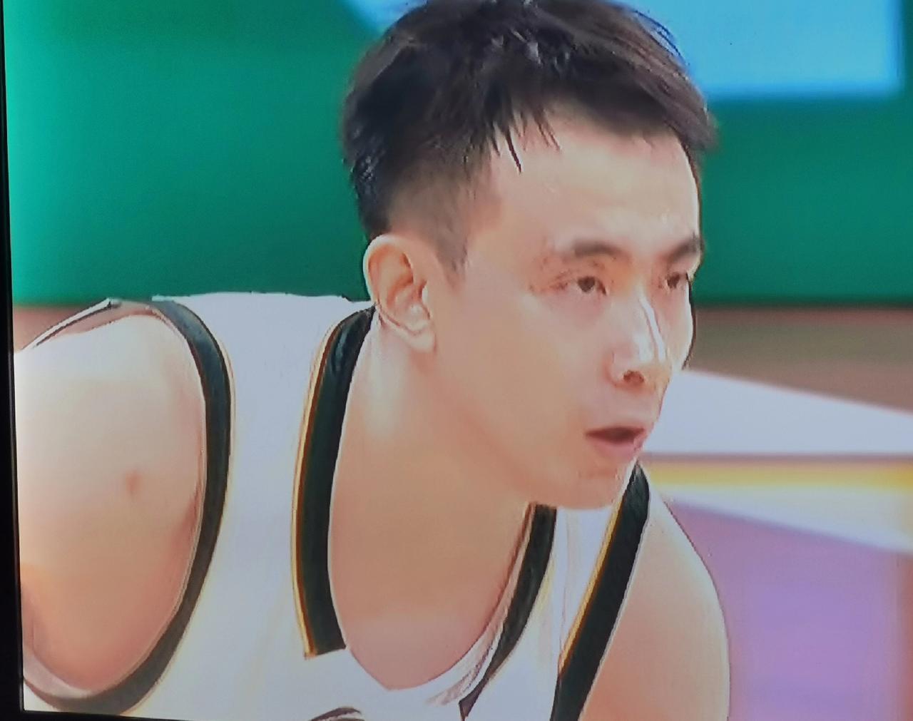 四大优势决定辽宁队主场必胜山西队。辽宁队首回合客场仅负山西队5分，彼时赵继伟刚