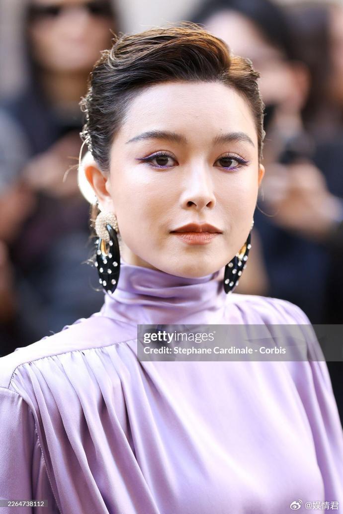 G社拍的文咏珊文咏珊生图惊艳全场！G社镜头下的她，自带港风滤镜，骨相优越得让人