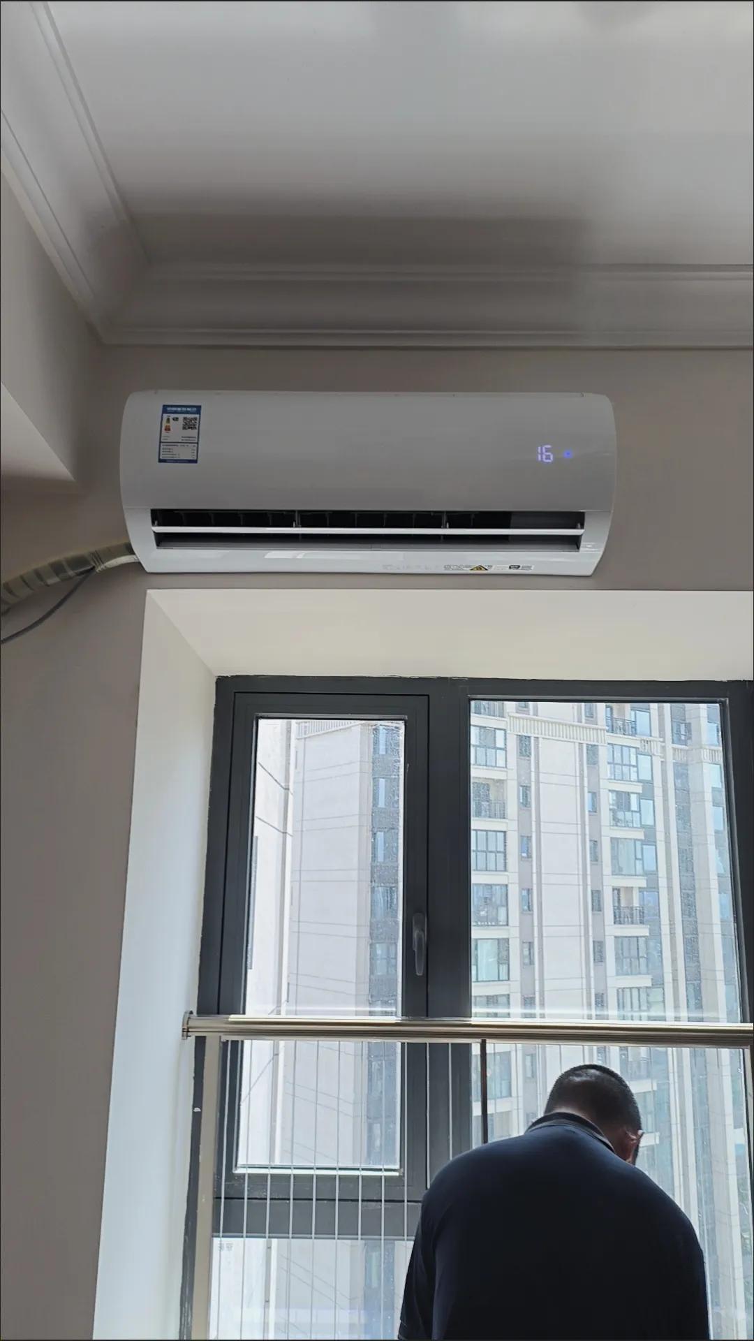 海尔空调装好啦[烟花]4月29日下单，30送货到家，今天，51劳动节，师傅就上