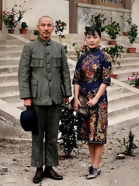 王铎：值得一看的照片，时间是1934年。