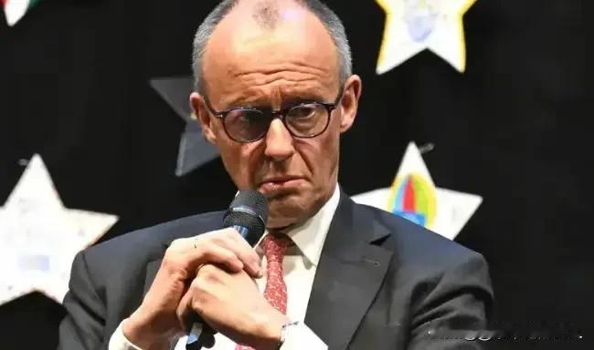 原因找到了？因为，德国拉姆施泰因-米森巴赫市市长拉尔夫·赫克勒在接受德新社（