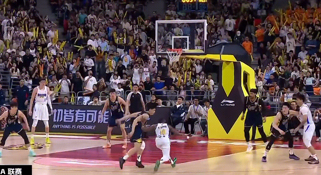 又被绝杀！这已经是本赛季第四次被绝杀了！杰曼投进绝杀三分球，北京男篮96-93