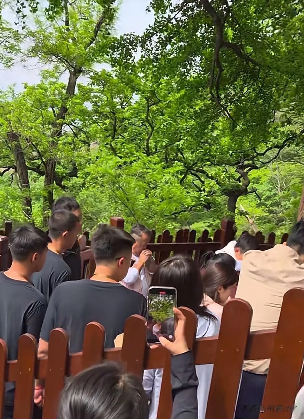 马云的一句话，在曾志伟的身上体现了出来。“如果拜佛有用,你恐怕连庙门都进不去