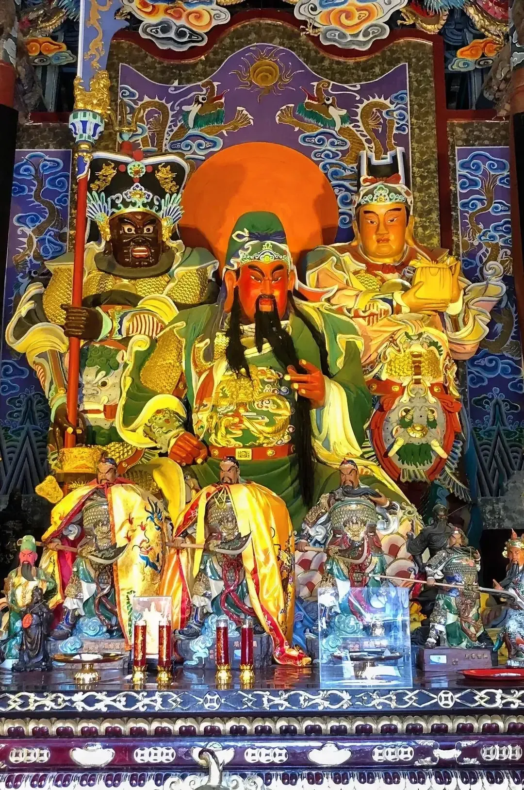 判断一个人是不是史盲，只要问他一件事情：关羽到底是谁杀的？如果回答说是吕蒙所杀