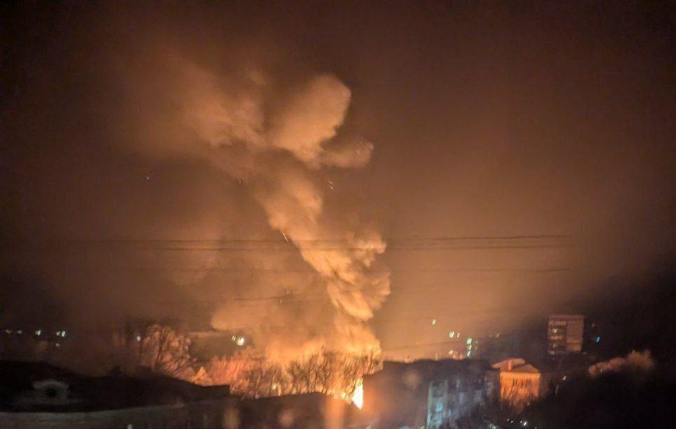 俄罗斯再次开始大轰炸！当地时间1月15日凌晨，黑海沿岸率先响起爆炸声。俄军无