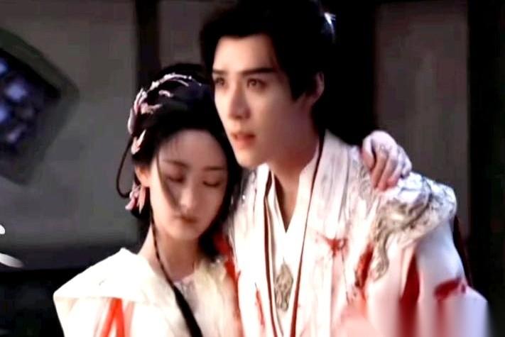 骗了他整整十二年。十二年啊。当那个他以为早就死透了的女人，活生生站在面前，身